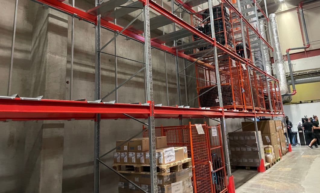 Pallereoler med nivåsprinklere reduserer brannrisikoen